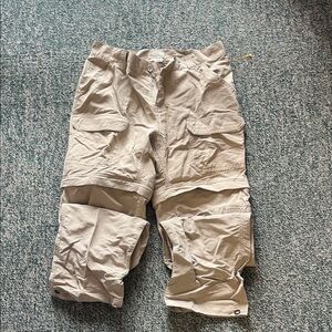 Women Tan Cargo pants/shorts with zipper royal robbins size 4